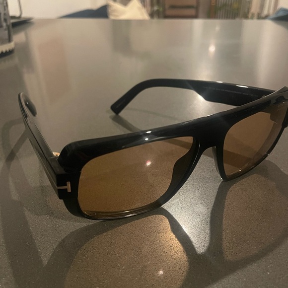 Tom Ford Aviator Sunglasses - Picture 2 of 4